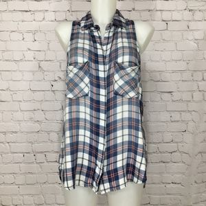 Plaid Sleeveless Shirt with Peplum on Back